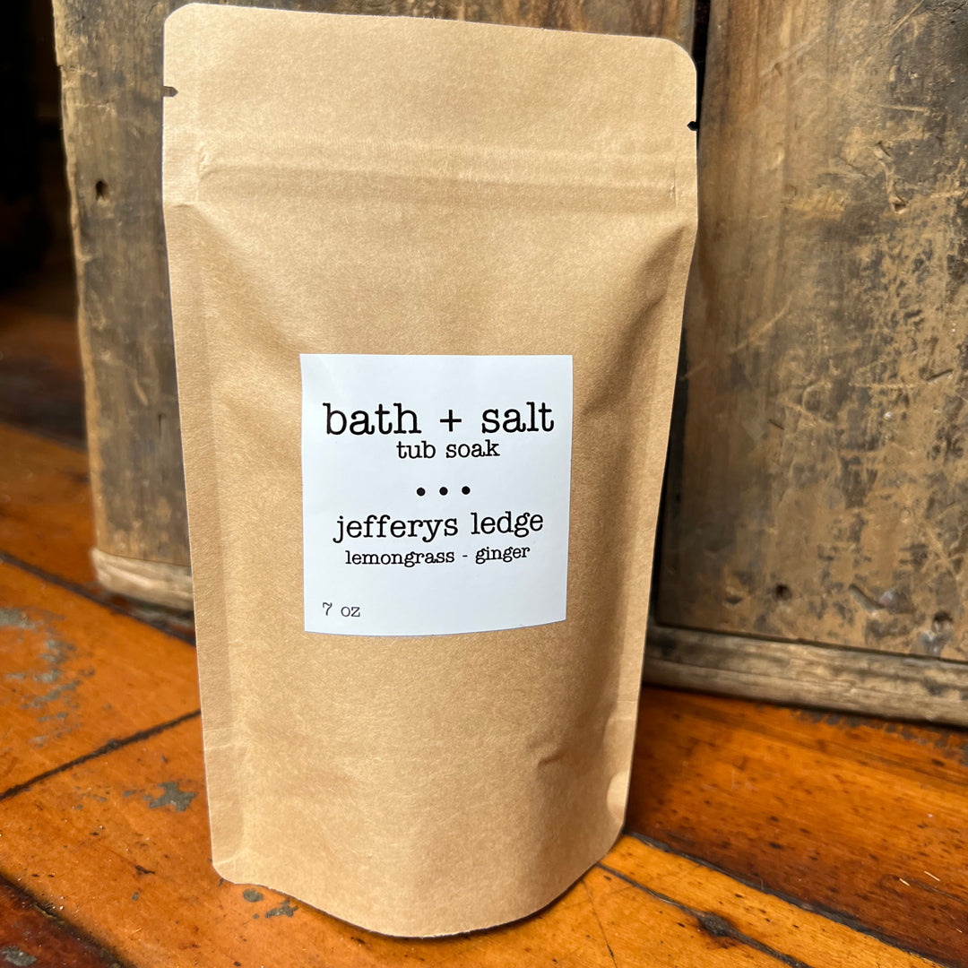 bath + salt tub soak in lemongrass + ginger scent