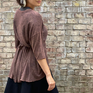 true pearl flowy t in reef mineral, tied in the back using pockets