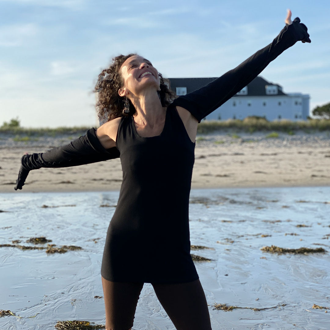 subtle black stripe shrug with our peat hiker