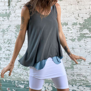 white hiker bike short + tulip in ore