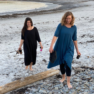 one size fits most tide dress in tissue black + lake