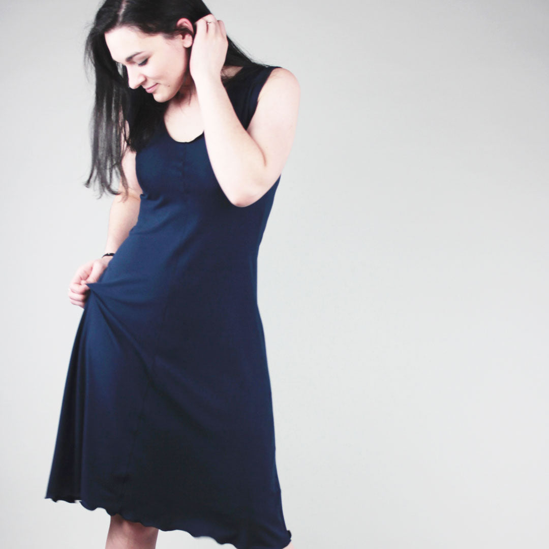 flare vneck dress in navy
