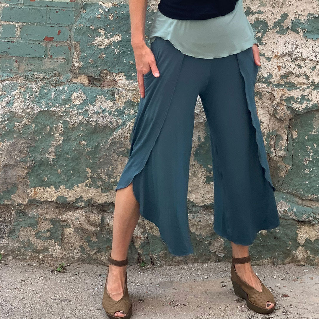 suger petal pant in ocean