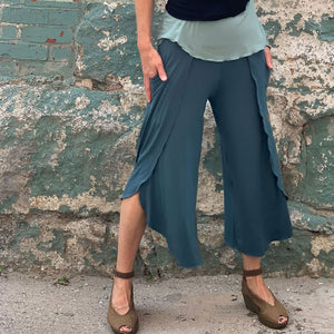 suger petal pant in ocean