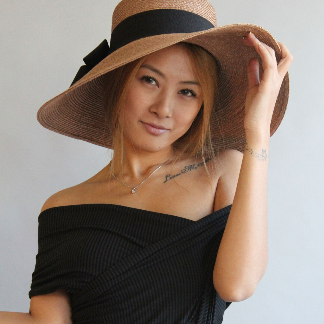 the wrap in subtle black stripe