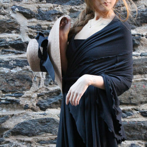 the wrap in subtle black stripe