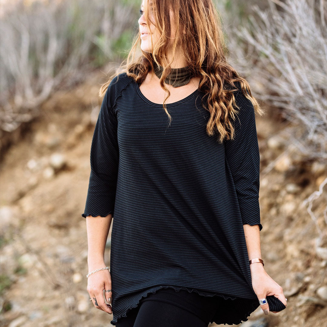 swing top in subtle black stripe