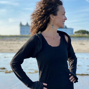 subtle black stripe shrug