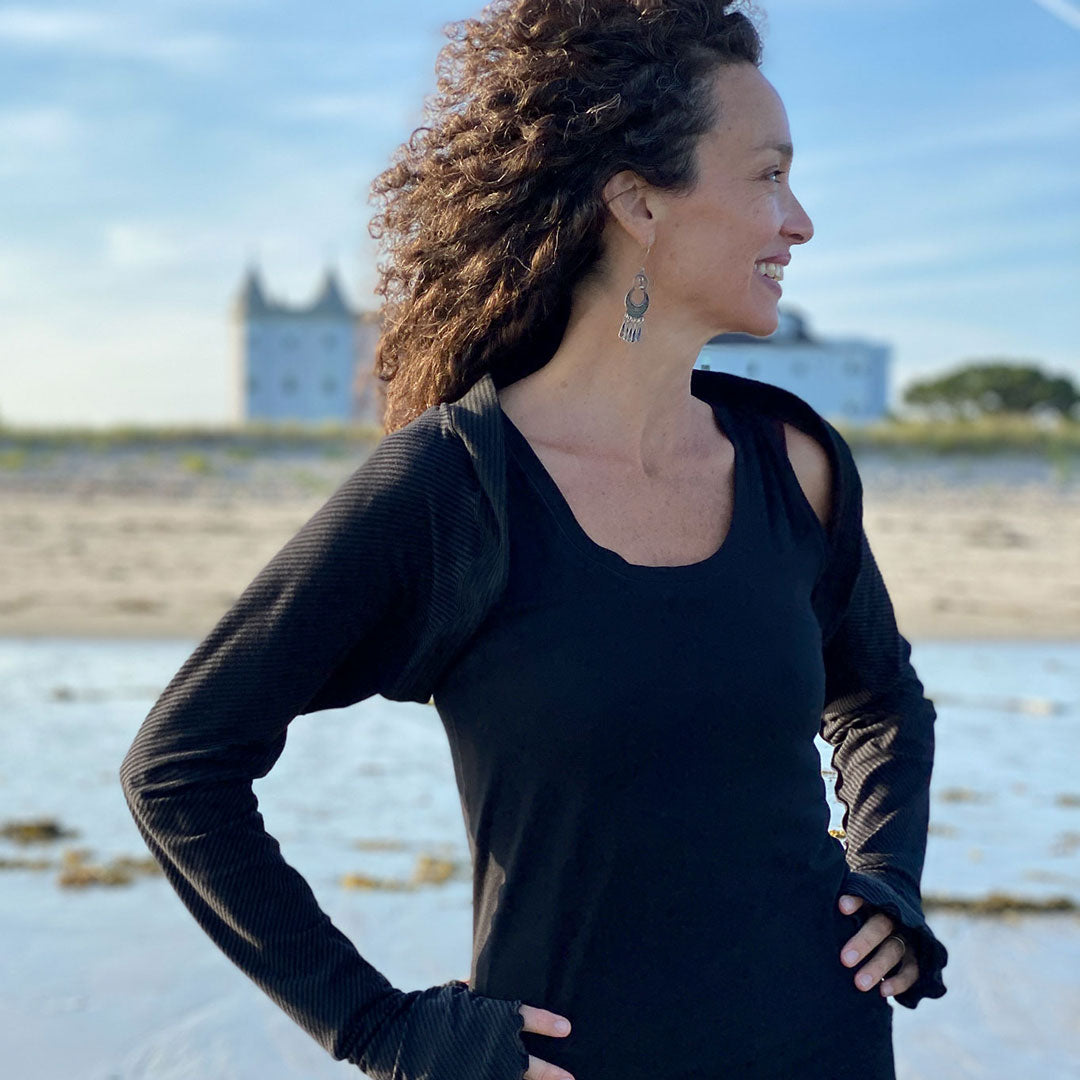 black bamboo core + shrug in subtle stripe