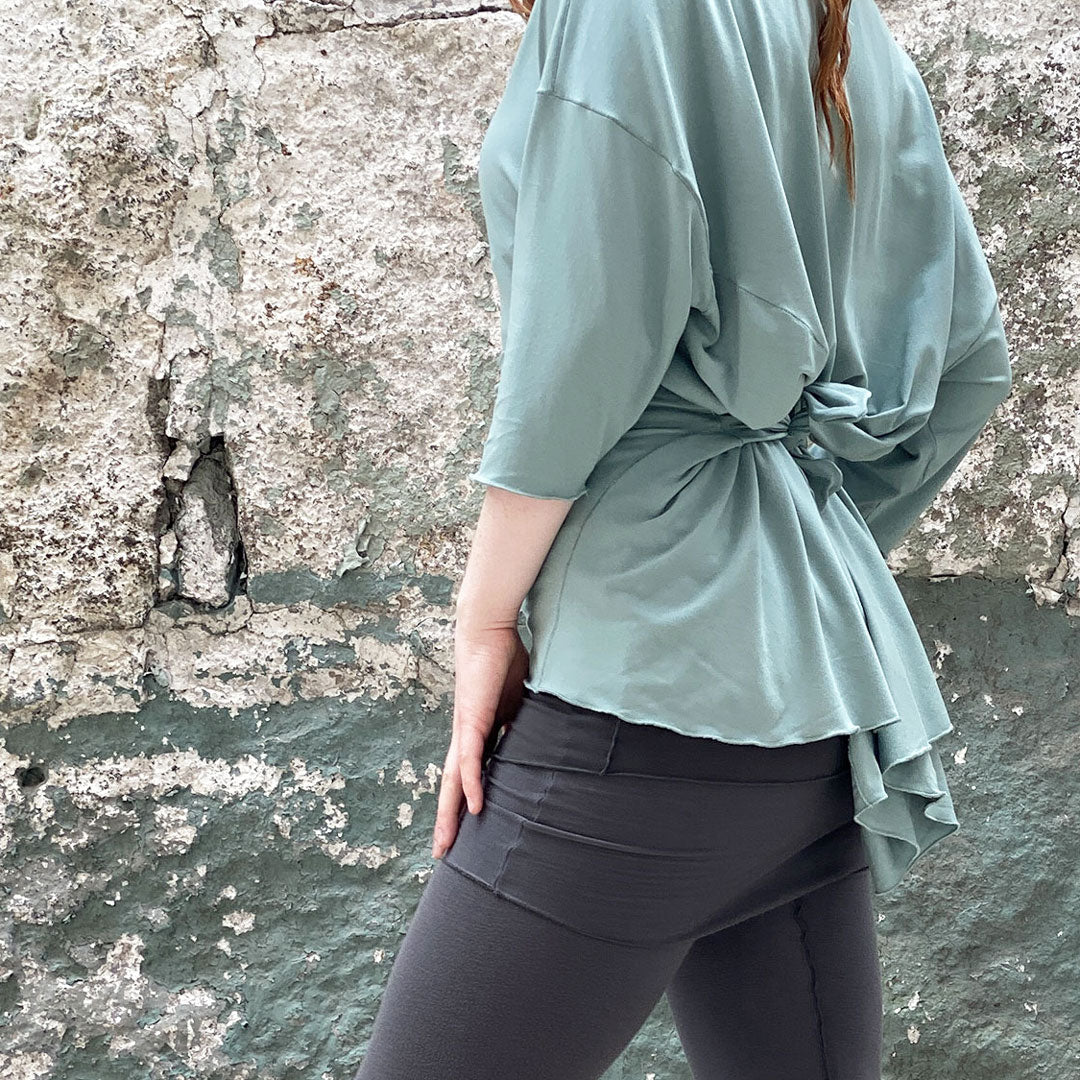 true pearl in tissue glass bamboo