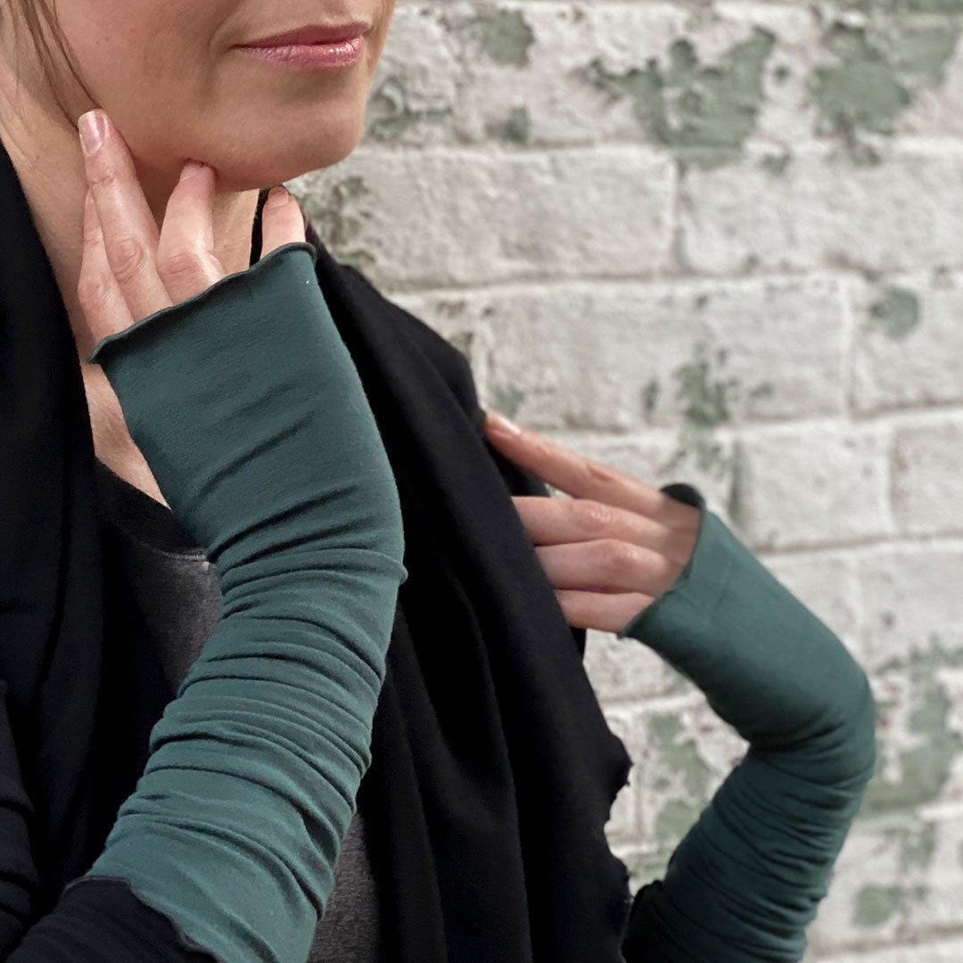 angelrox opera sleeves in spruce with black cozy cardi