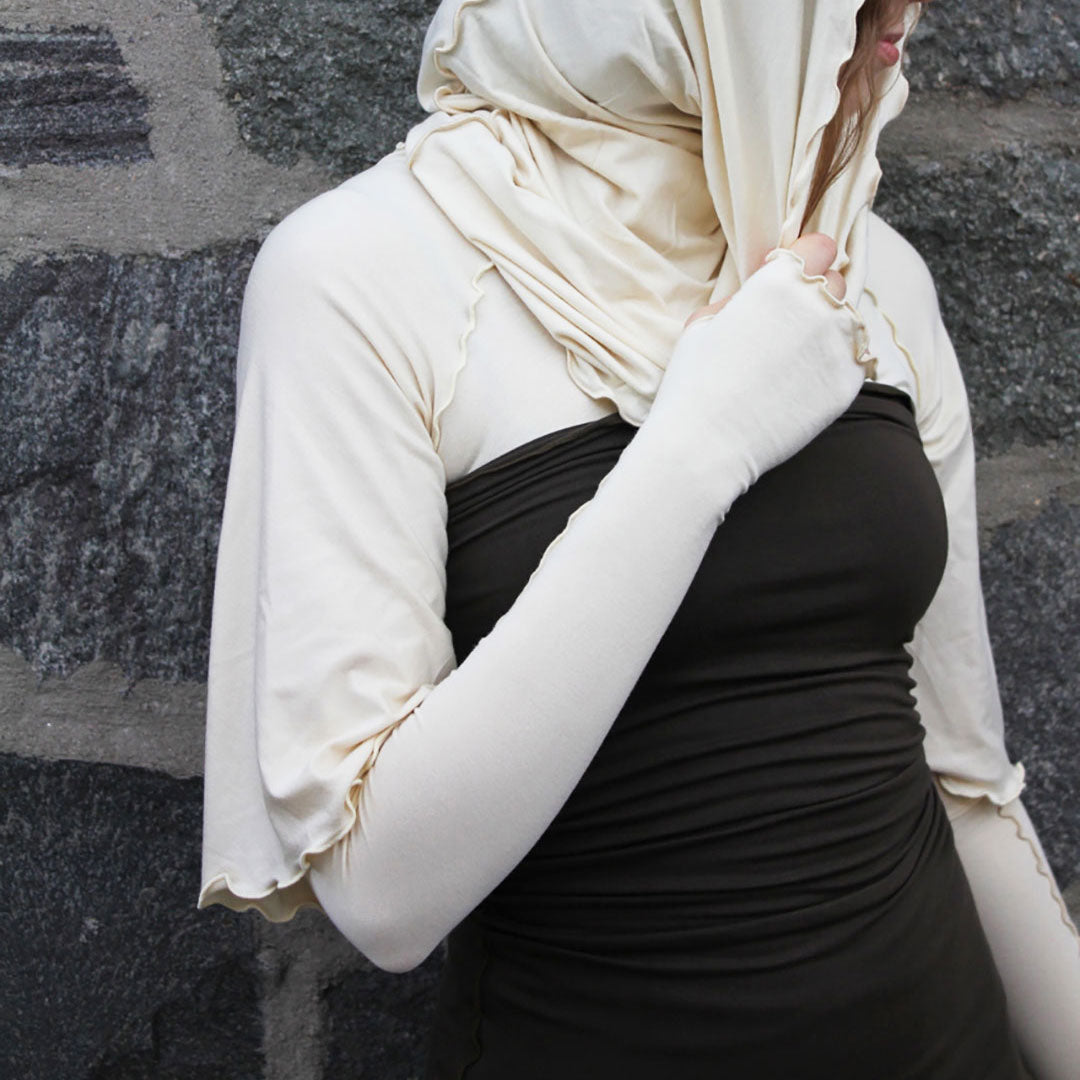 milk and peat pair elegantly. angelrox̴å¬ opera sleeves in milk