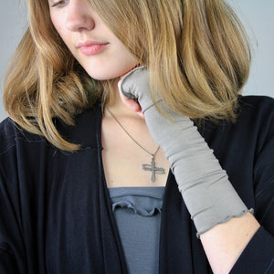 aria fingerless glove in clay