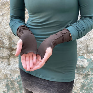aria fingerless glove in peat