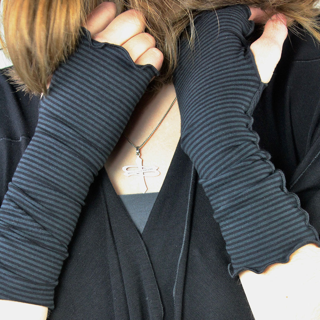 aria fingerless glove in subtle black