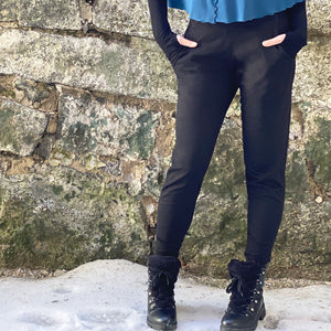 suger black jogger in french terry on a 5'10" angel