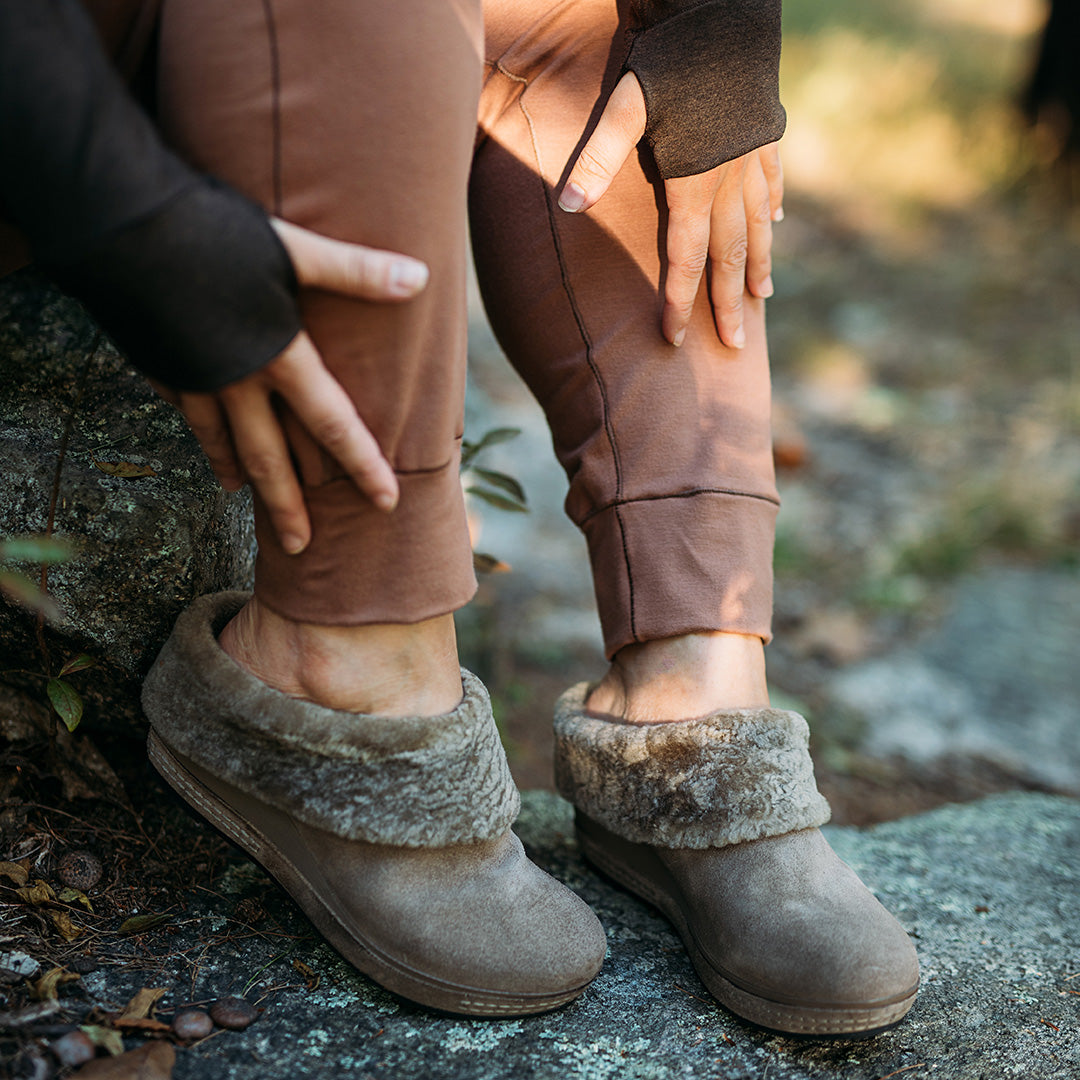 jogger in cedar with antelope shoes available at suger maine