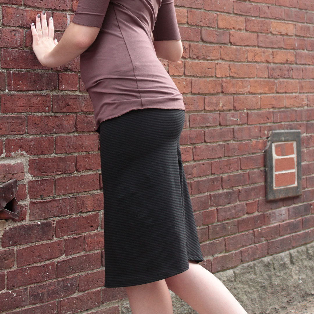 root skirt in subtle black stripe