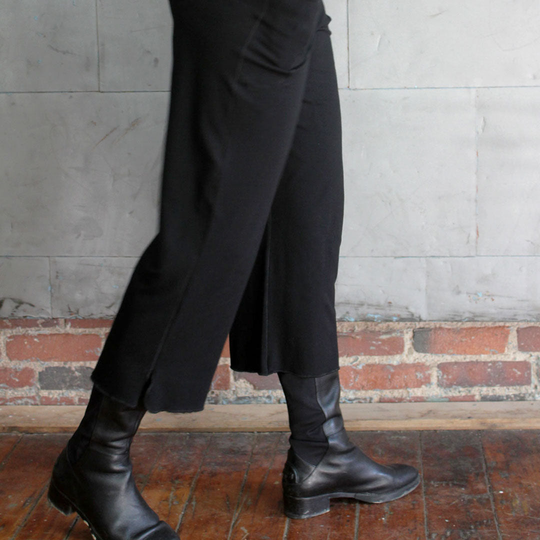 black kick yoga pant