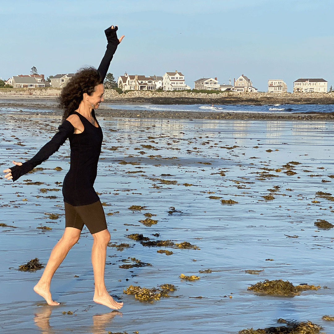 subtle black stripe shrug with our peat hiker