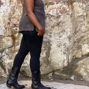 subtle black stripe base legging