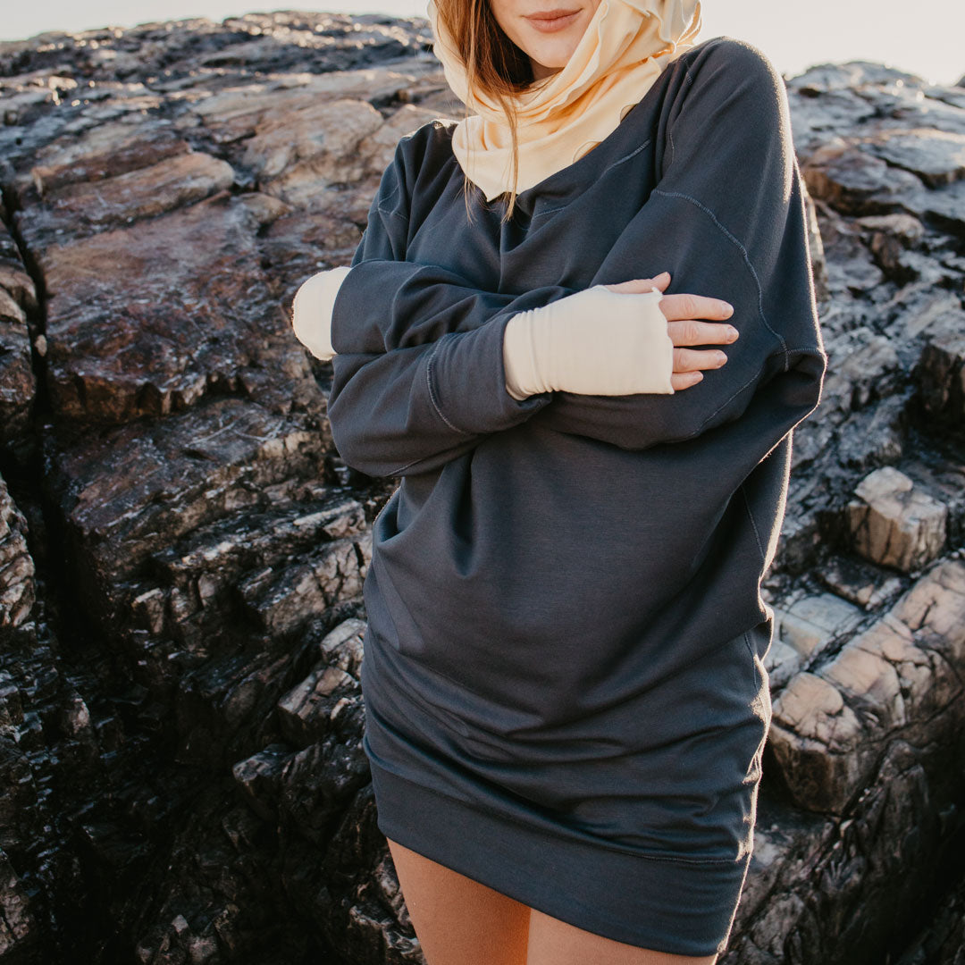 terry welder pullover in carbon