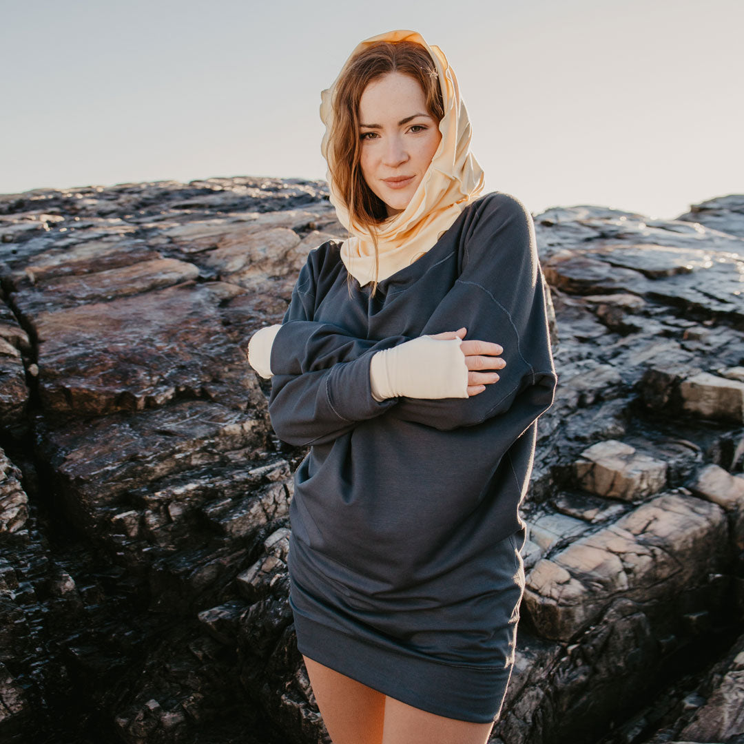 terry welder pullover in carbon