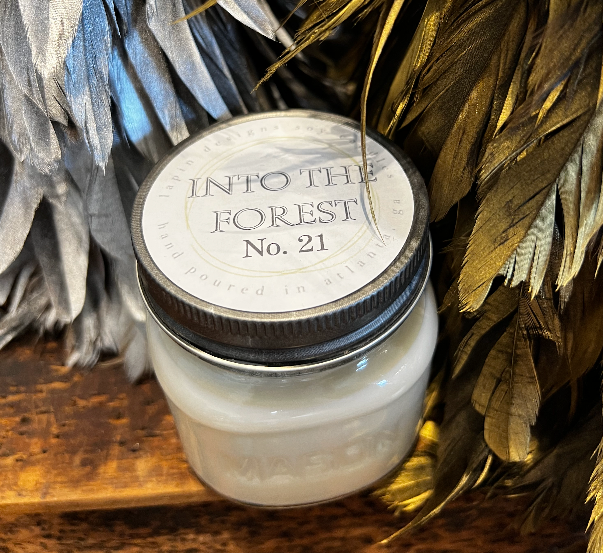 lapin soy candle in the scent into the forest