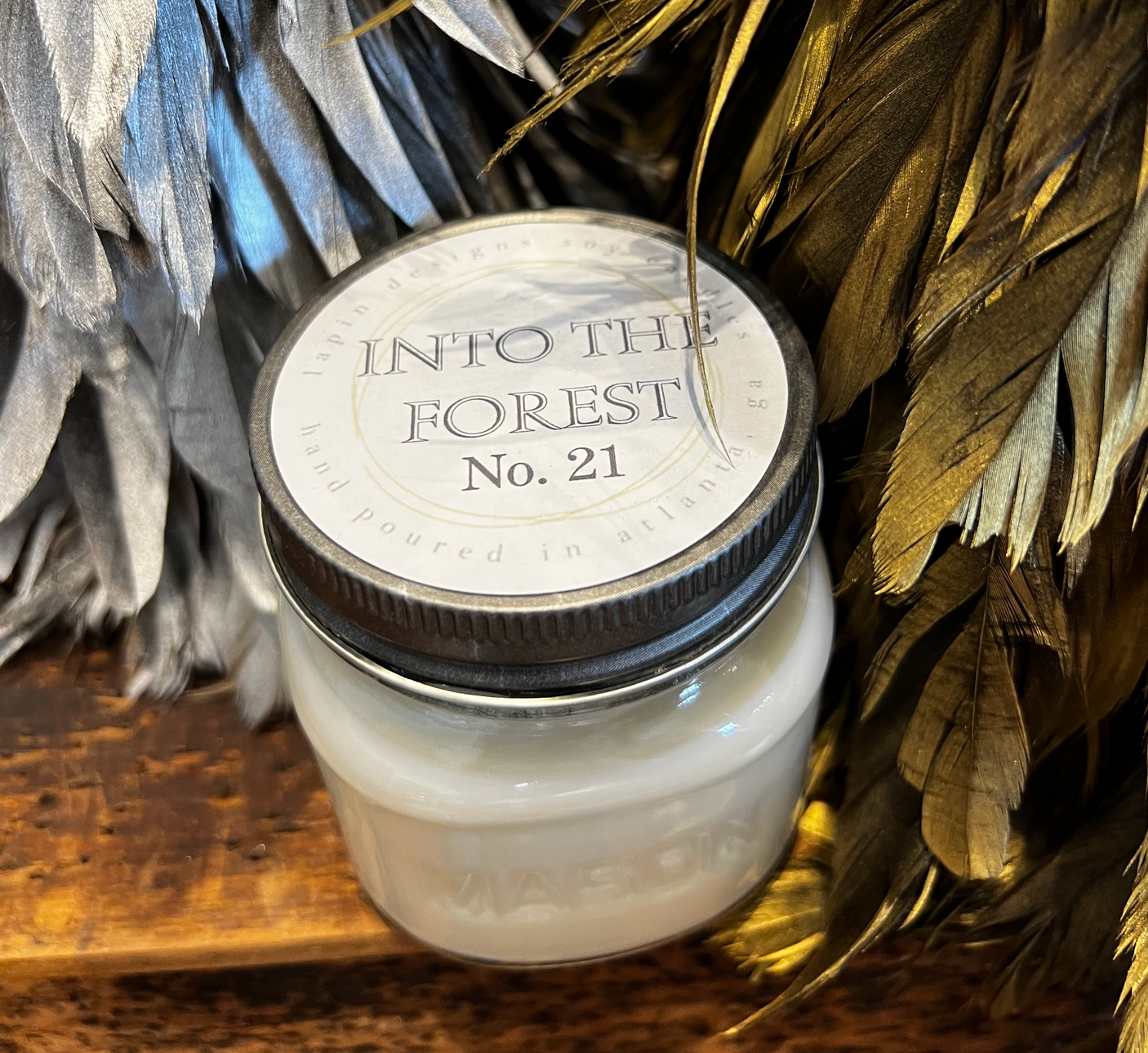 lapin soy candle in the scent into the forest