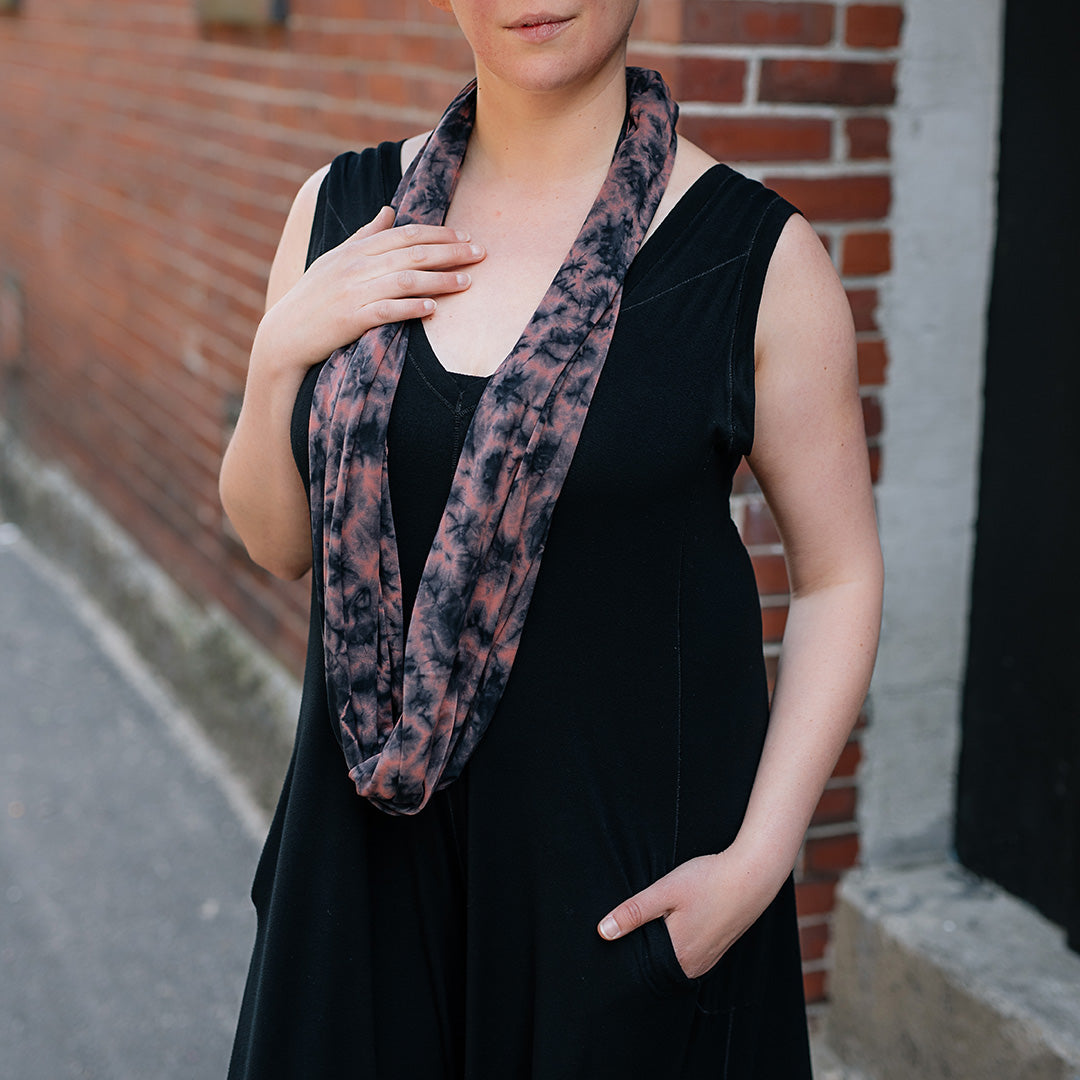 loop in reef crush styled with black farmer